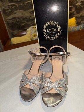 I. Miller Silver Glitter Strappy Sandals for Women